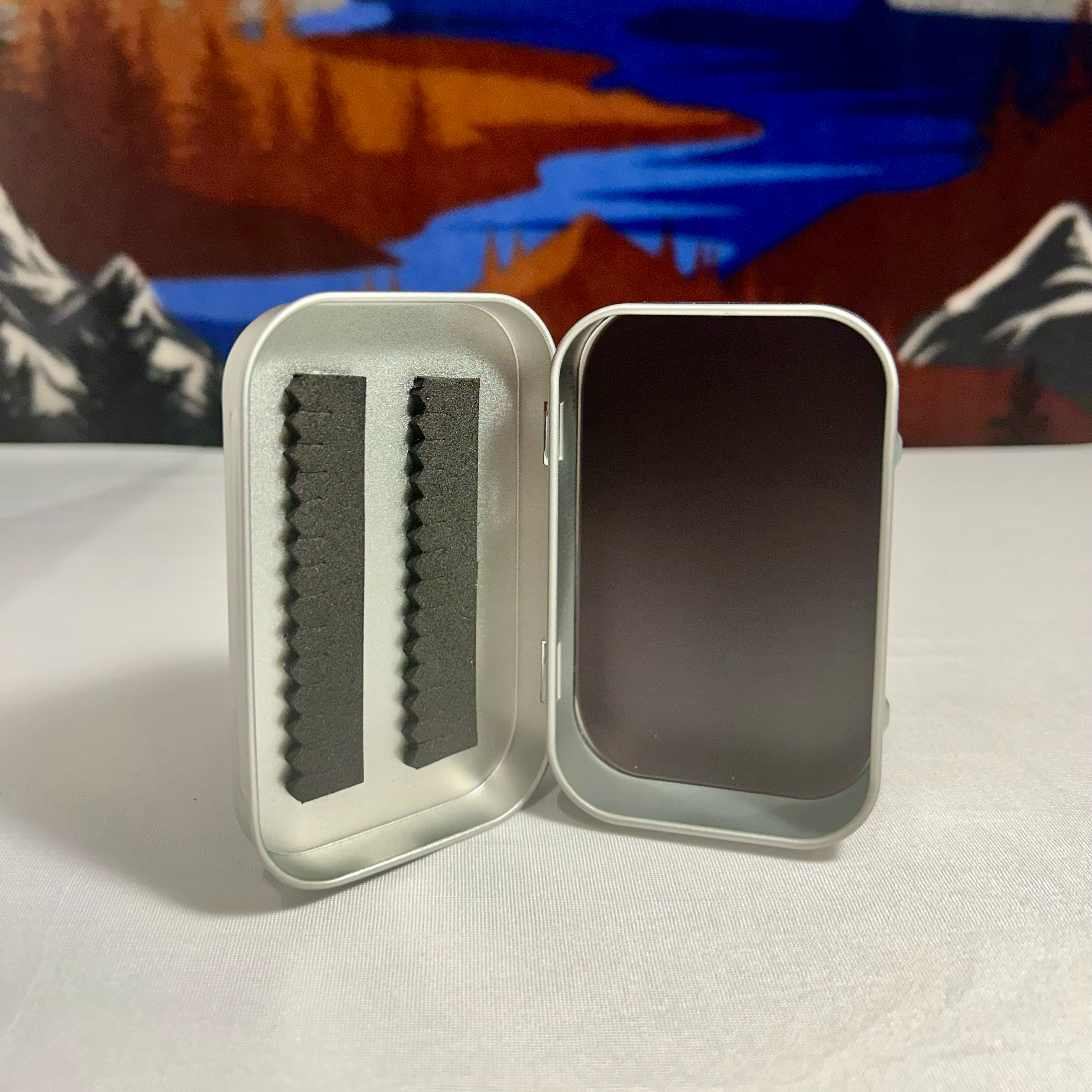 Tina - Magnetic Pocket Fly Storage