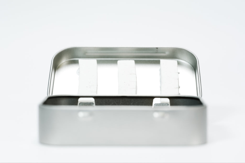 Tina - Magnetic Pocket Fly Storage