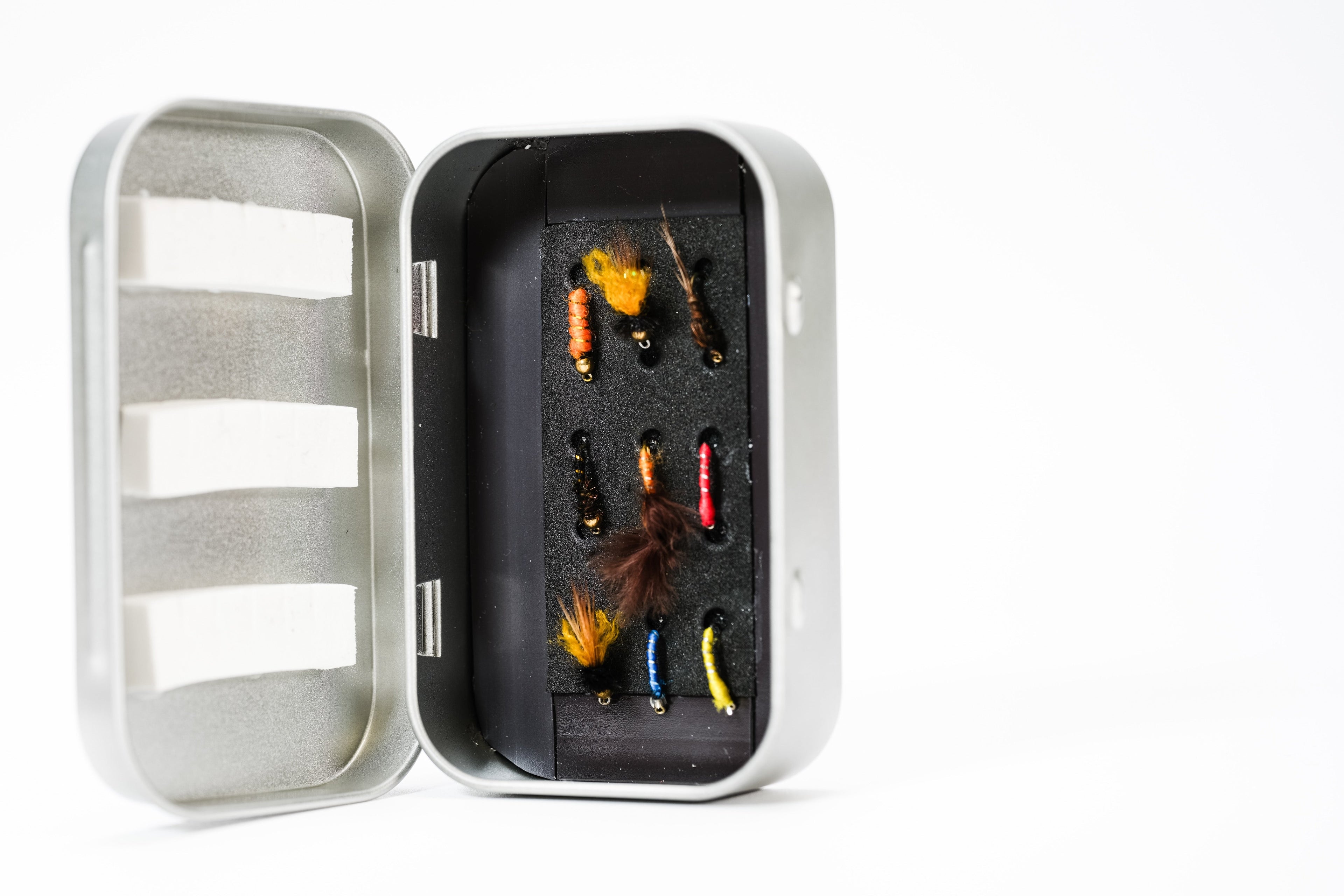 Tina - Magnetic Pocket Fly Storage