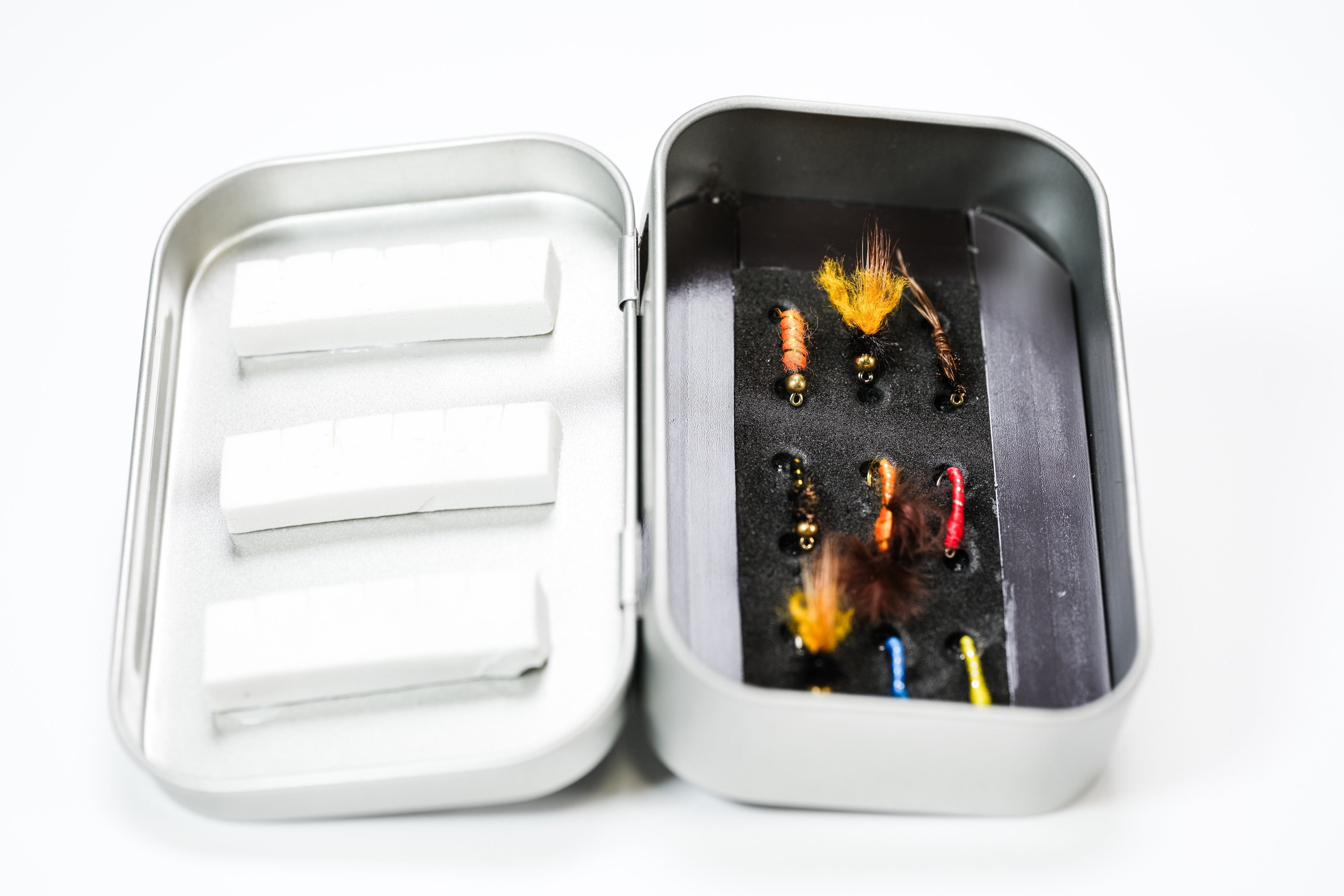 Tina - Magnetic Pocket Fly Storage